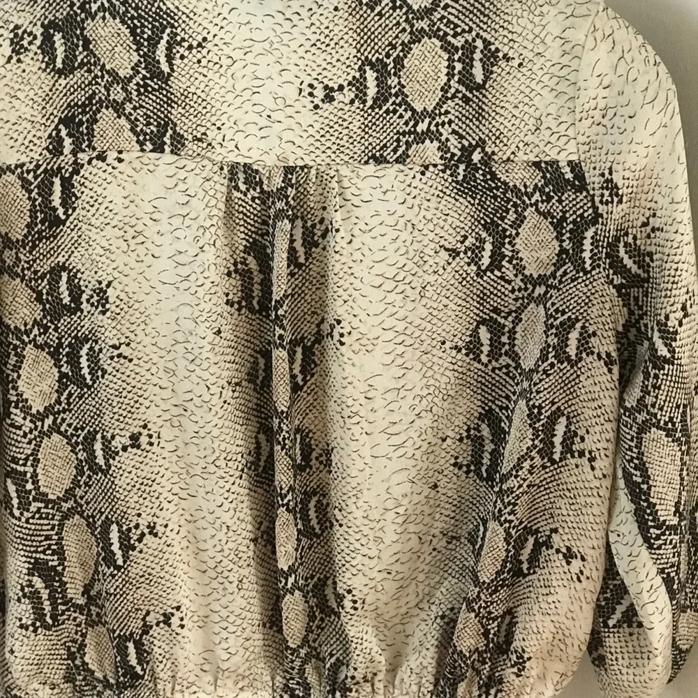 SNAKESKIN PRINT TOP SIZE SMALL - Picture 2 of 4